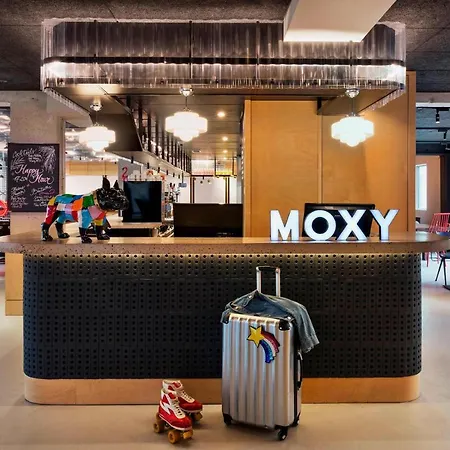 Moxy Paris Bastille-3
