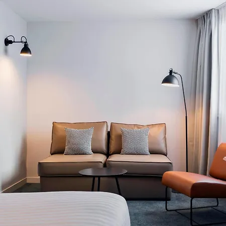 Moxy Paris Bastille-2